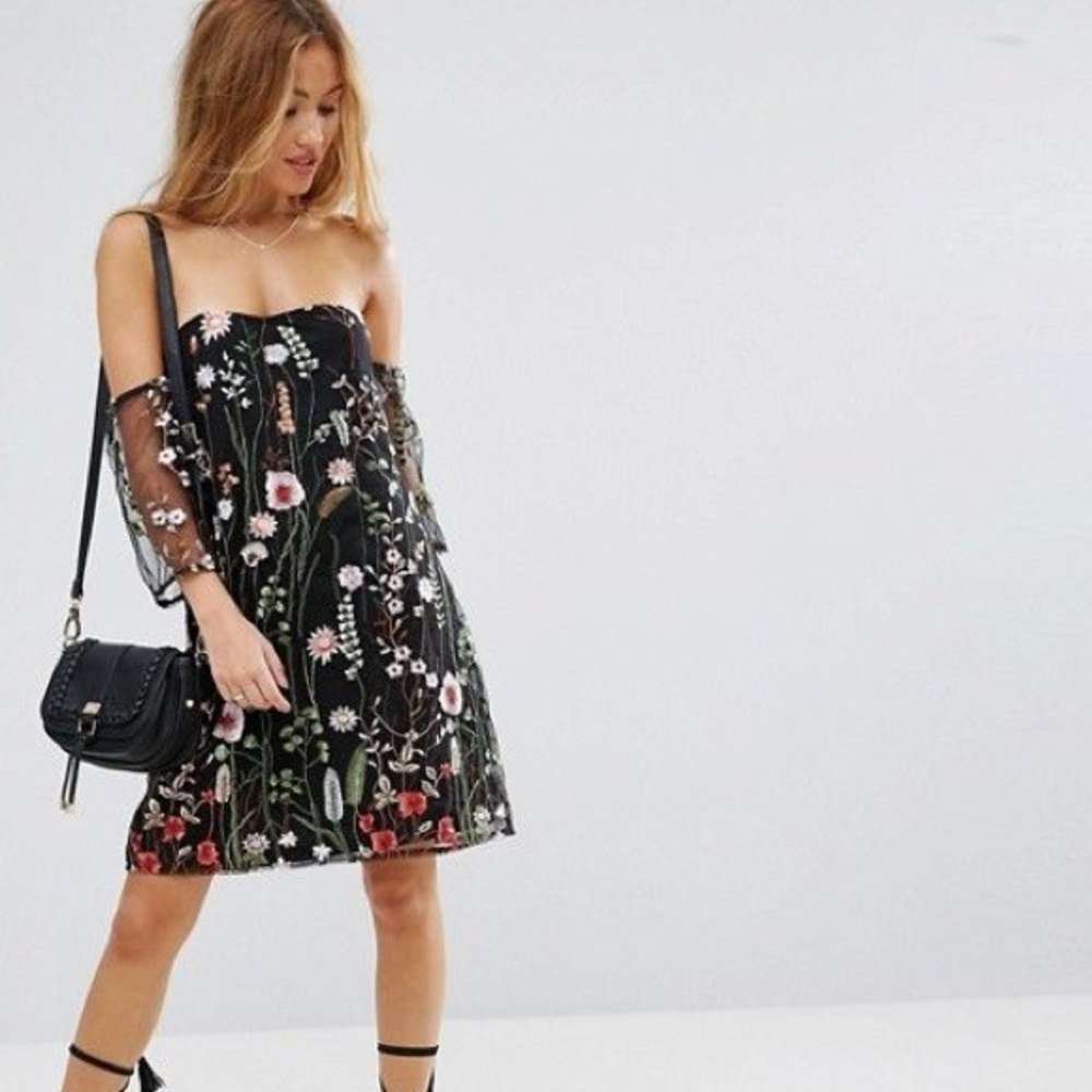 NWT Floral Off The Shoulder Dress (petite)